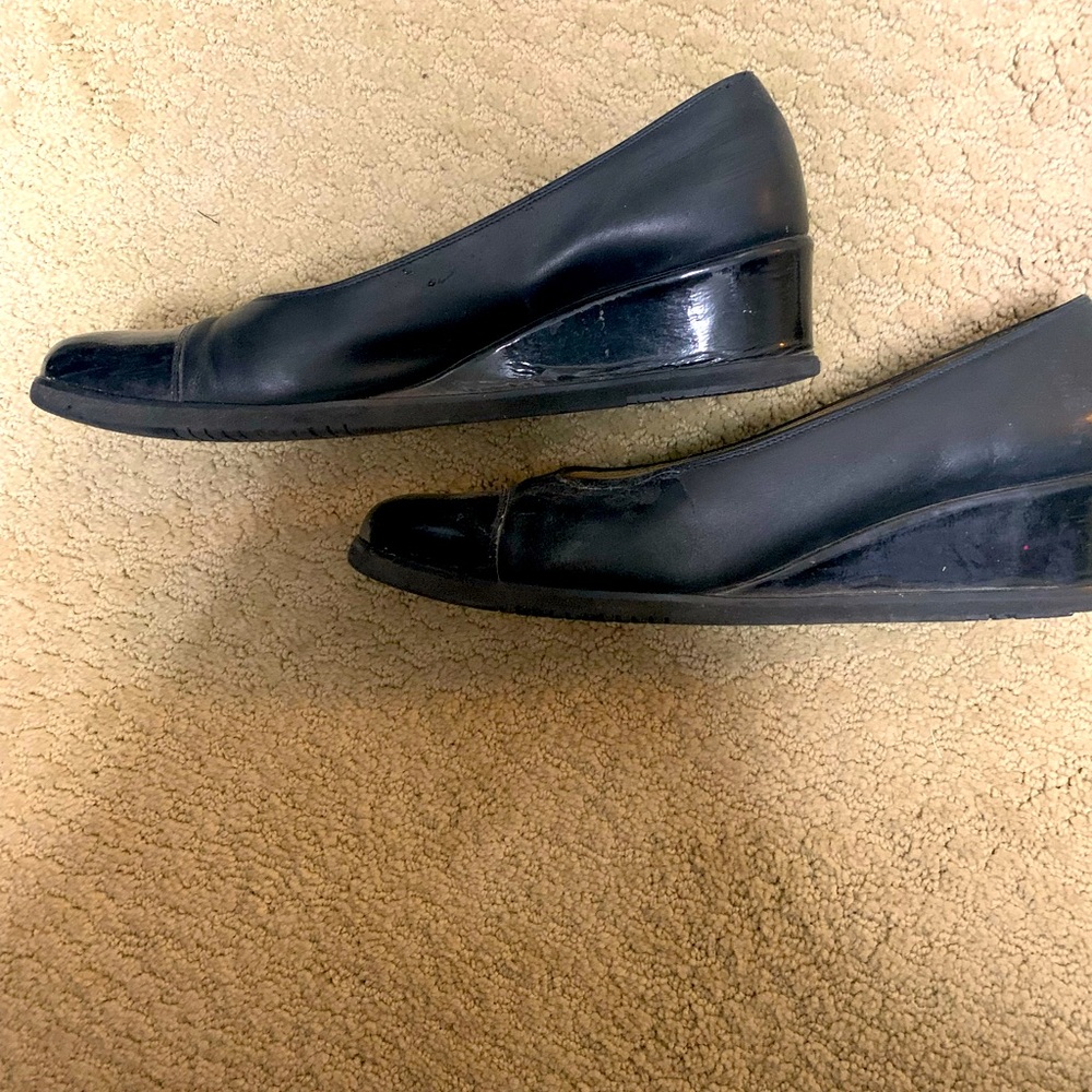 Salvatore ferragamo wedges size 9